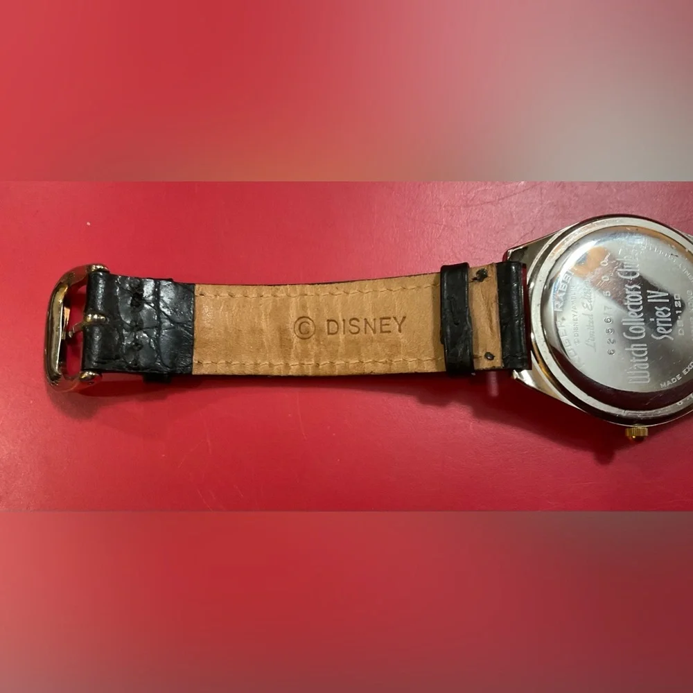 Fossil:Disney Store Roger Rabbit unisex vintage limited edition collectors watch